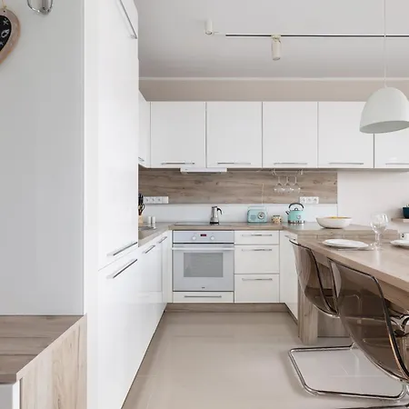 Appartement Tysiaclecia Next To Park Slaski By Renters